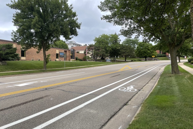 Odana Rd buffered bike lane 