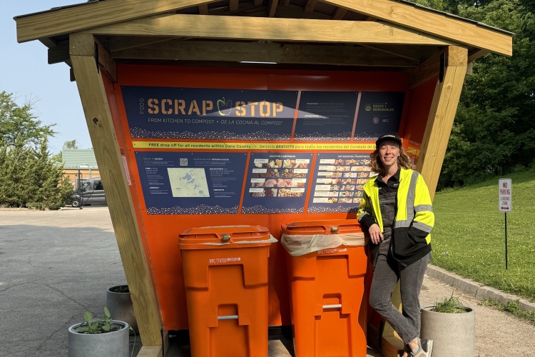 Scrap stop at Henry Vilas Zoon