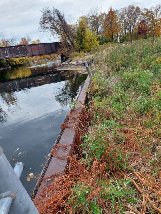 EXISTING WESTERN STEEL SEAWALL